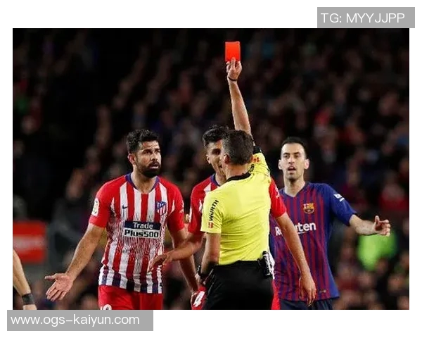 西班牙足协宣传反家暴：面对家庭暴力，直接出示红牌