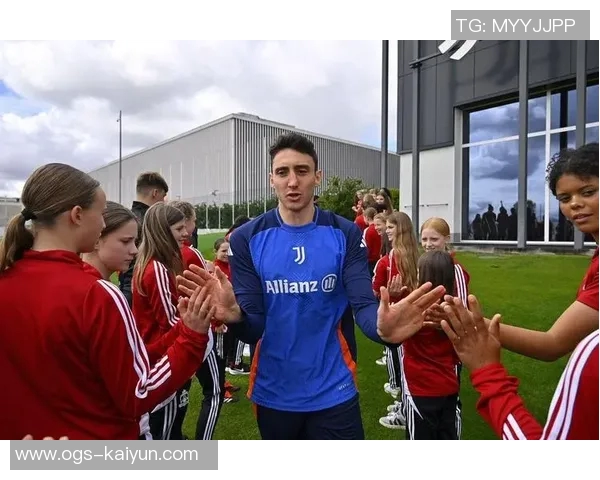 贾凯里尼：伊尔迪兹和帕斯之间我会选前者；坎比亚索缺些冷静